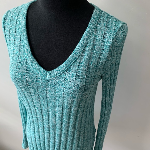 Topshop V-neck Sweater - Picture 4 of 9